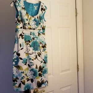 Sleeveless blue flowered dress